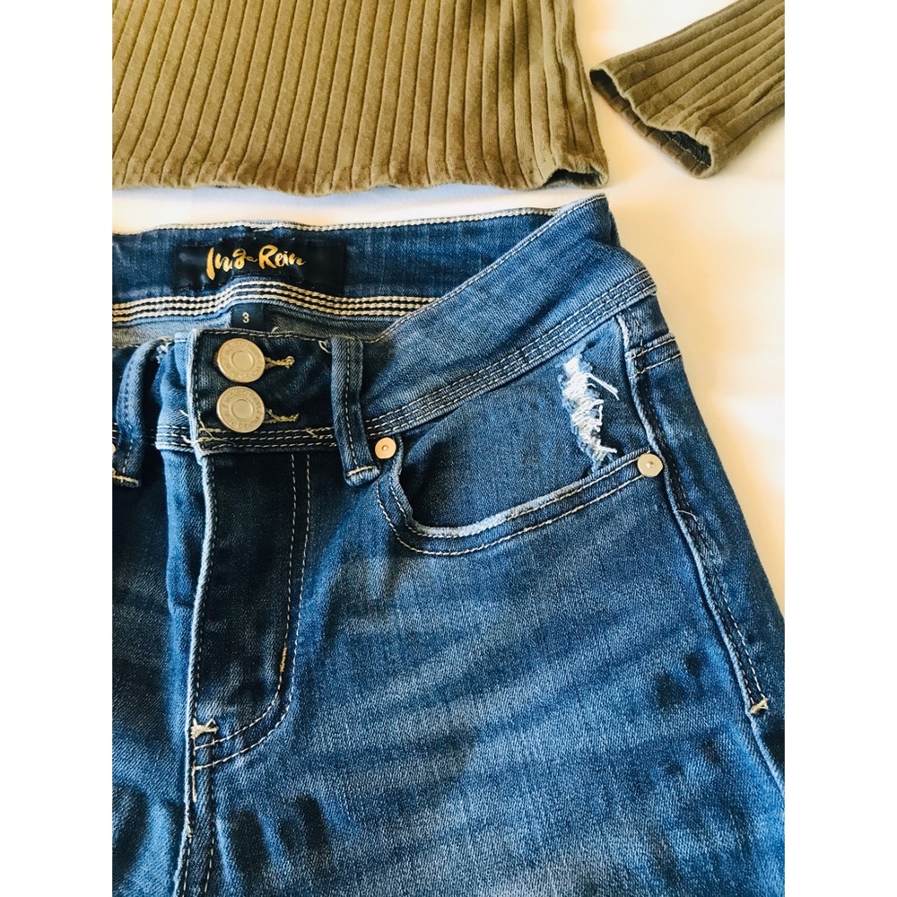 Distressed Denim Jeans - Picture 2 of 5